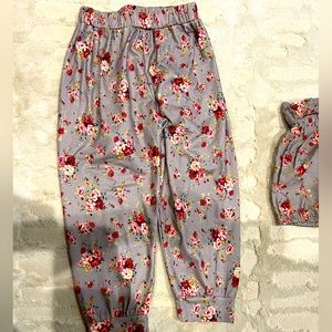Toddler girls soft floral jogger pants. Never worn